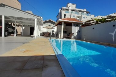 Casa com piscina