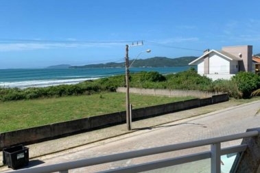 Apartamento quadra mar com vista