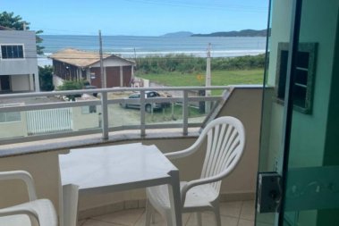 Apartamento quadra mar no MARISCAL 