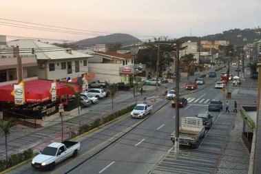 Apartamento na avenida principal de Bombas