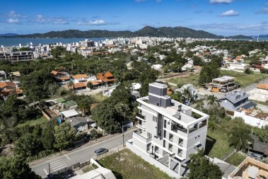 Apartamento Cobertura Duplex com Trs sutes e Dua