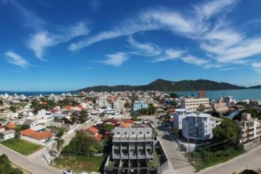 Triplex novo na praia de Canto Grande